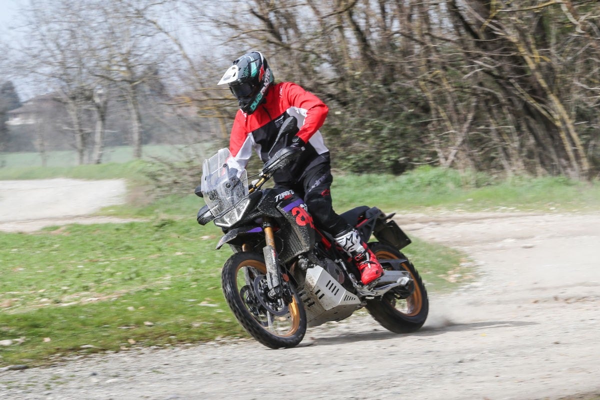 Aprilia Tuareg Rally 660: il ritorno di una leggenda, più cattiva e pronta al deserto +VIDEO+